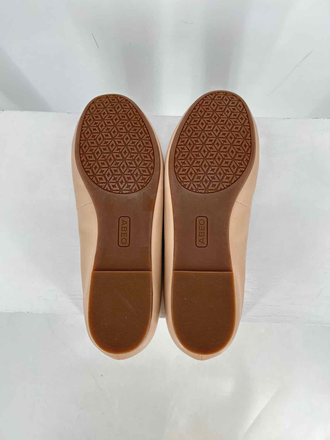 Abeo Women Size 10 Nude Flats