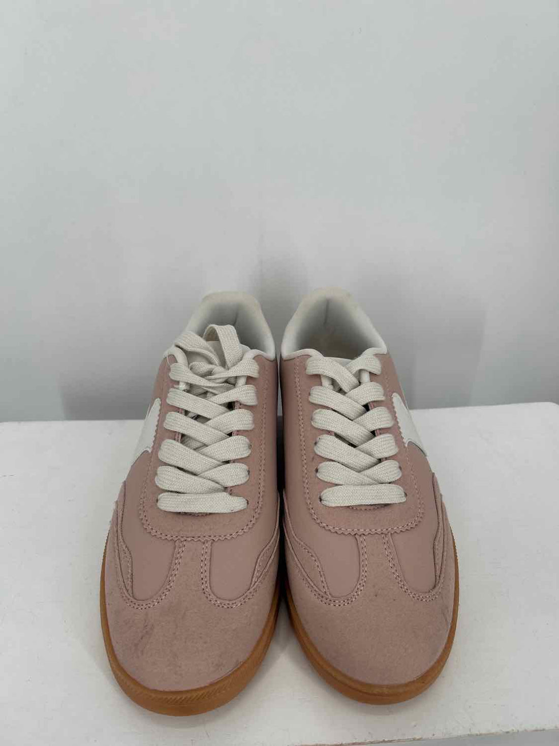 La Sheelah Women Size 6.5 Light Pink Sneakers