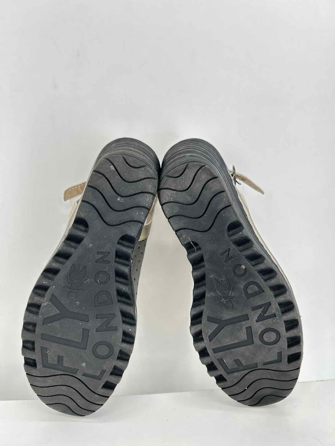 Fly london Women Size 39 (8.5-9) Gunmetal Wedges
