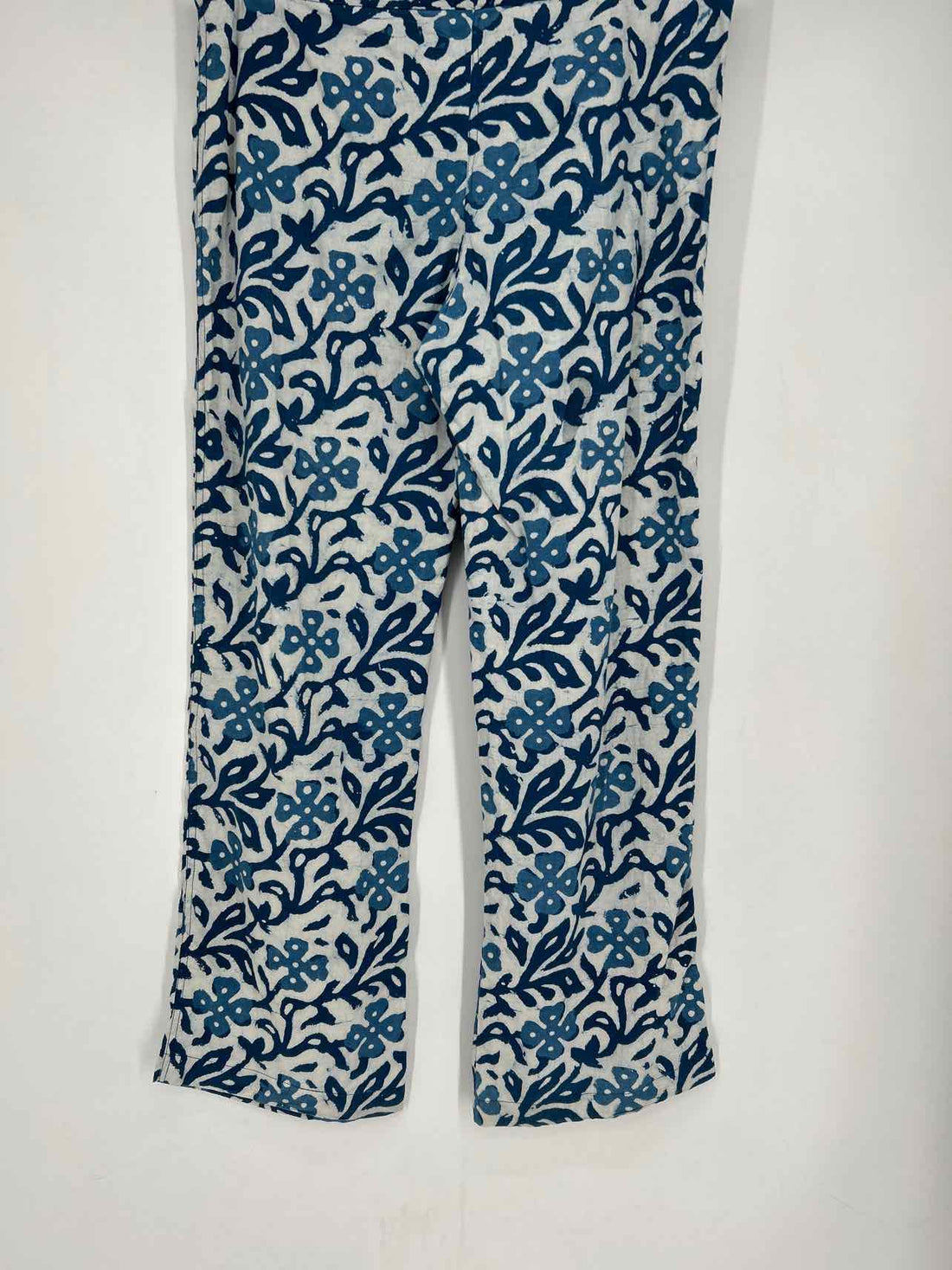 Pax Philomena Size XS White & Blue Print Pants