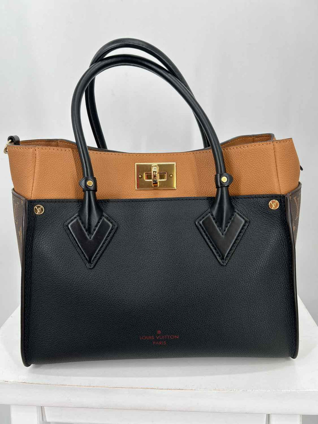 Louis Vuitton On My Side LUXURY