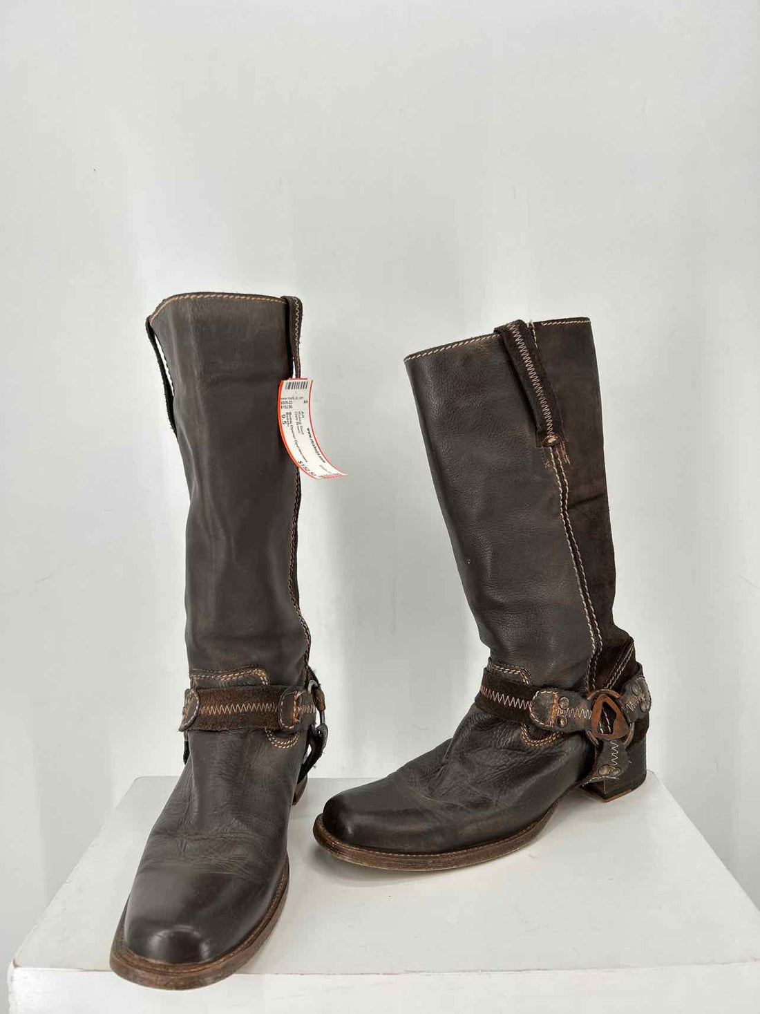 Bedstu Women Size 9.5 Dark Brown Riding Boot
