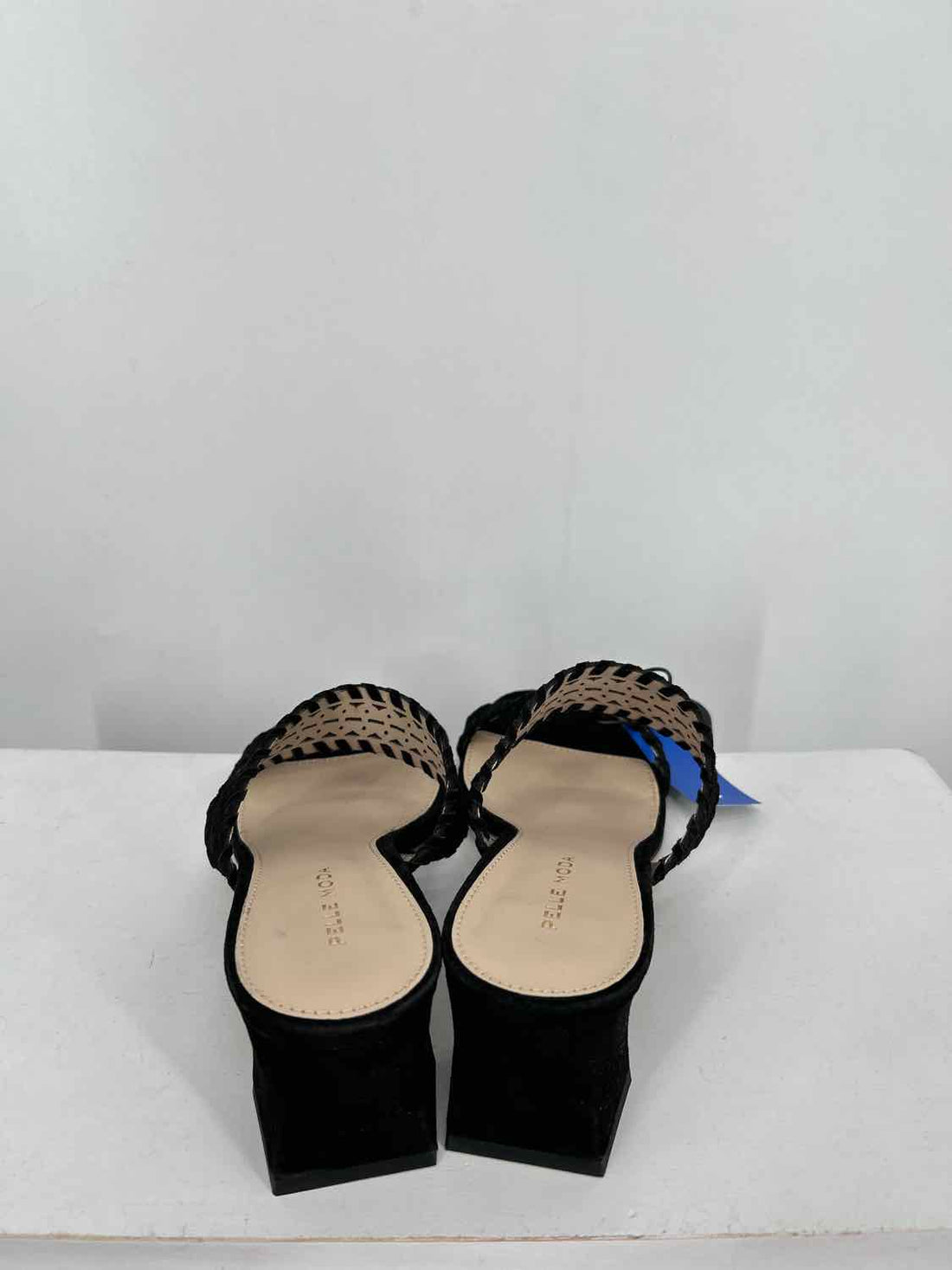 Pelle Moda Women Size 8 Black Suede Sandals