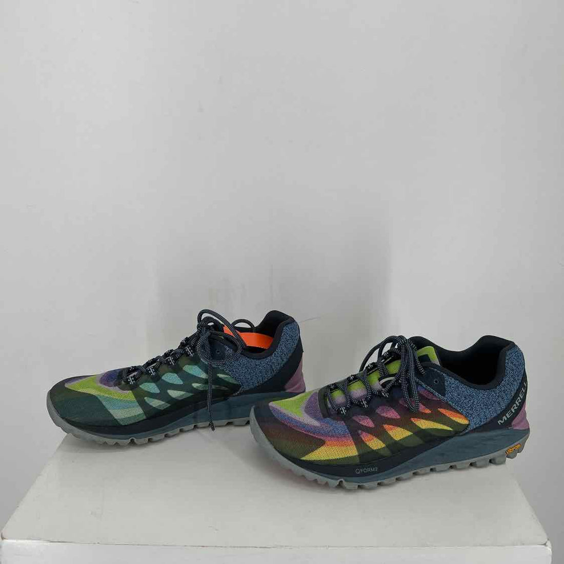 Merrell Women Size 8.5 Rainbow Sneakers