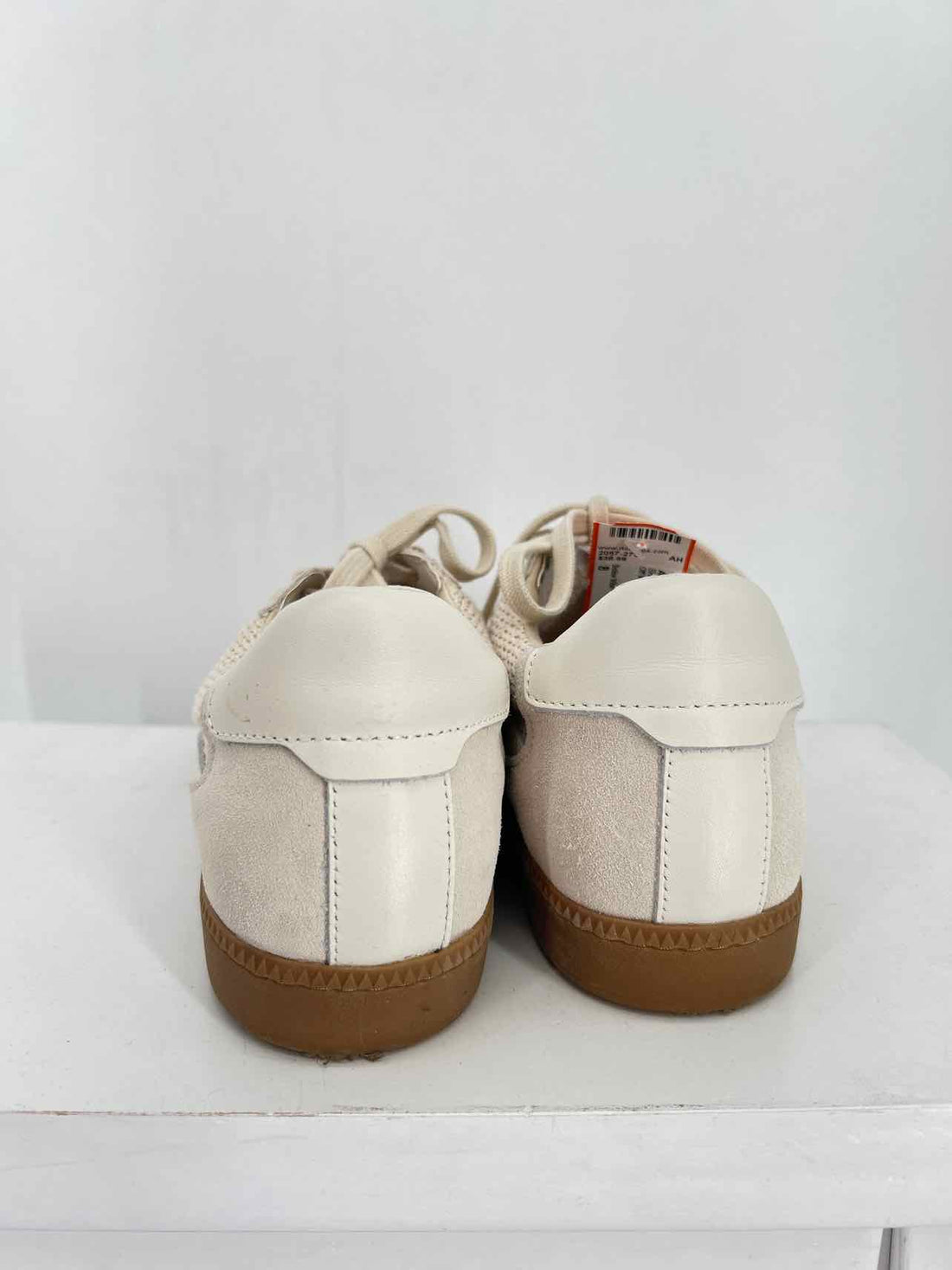 Dolce Vita Women Size 8 Off White Colorblock Sneakers