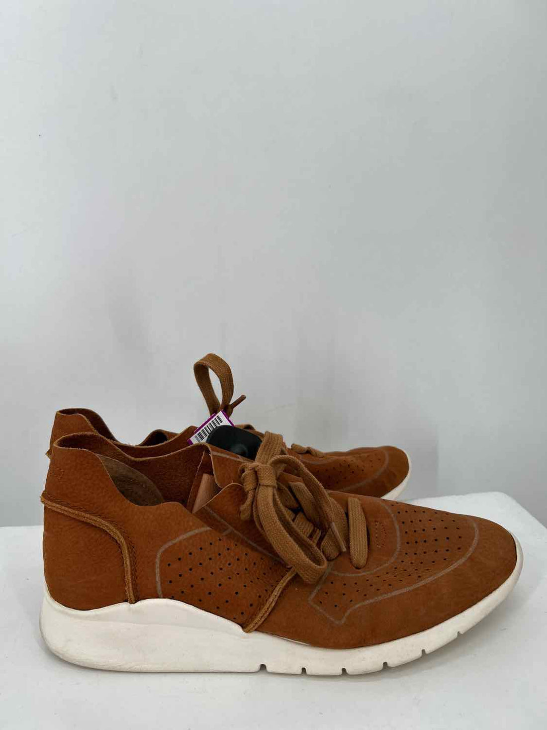 Gentle Souls Women Size 8 Brown Sneakers