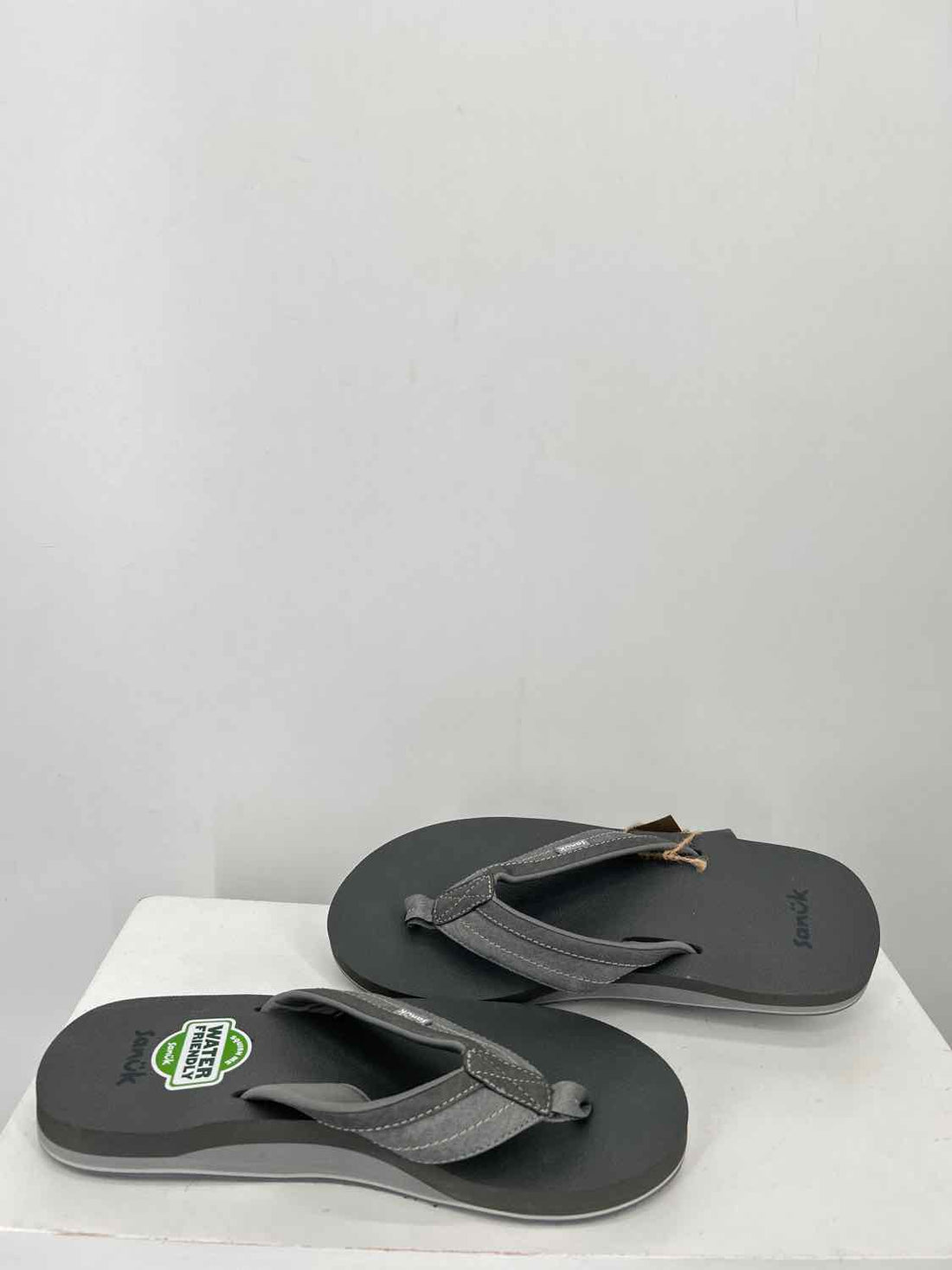 Sanuk Women Size 10.5 Gray Flip Flops