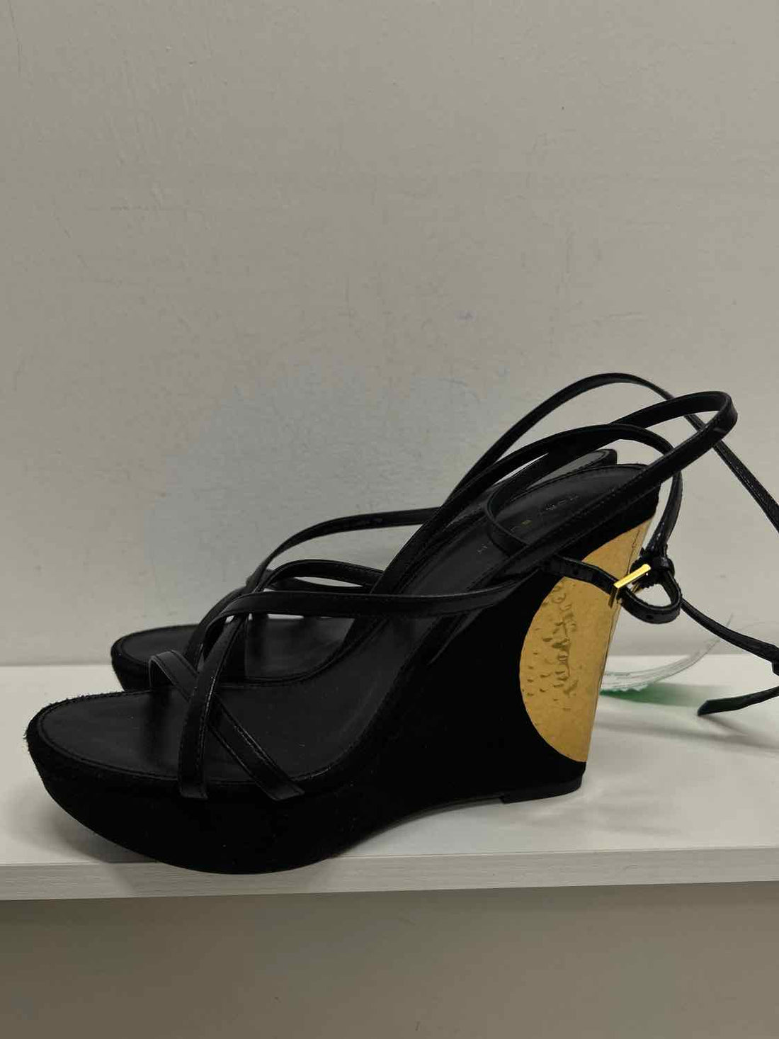 Tory Burch Women Size 7 Black & Gold Like New Wedges