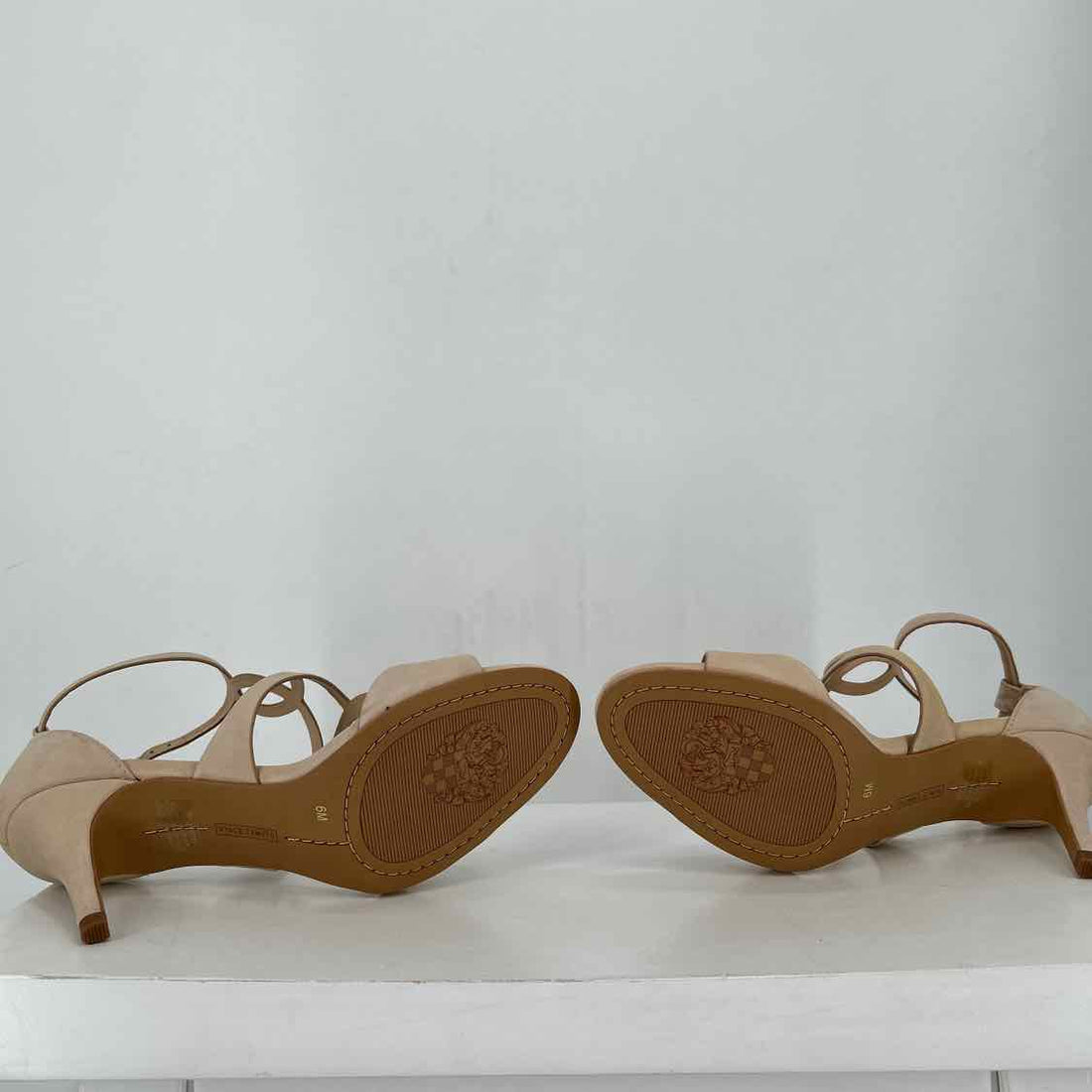 Vince Camuto Women Size 6 Tan Heels