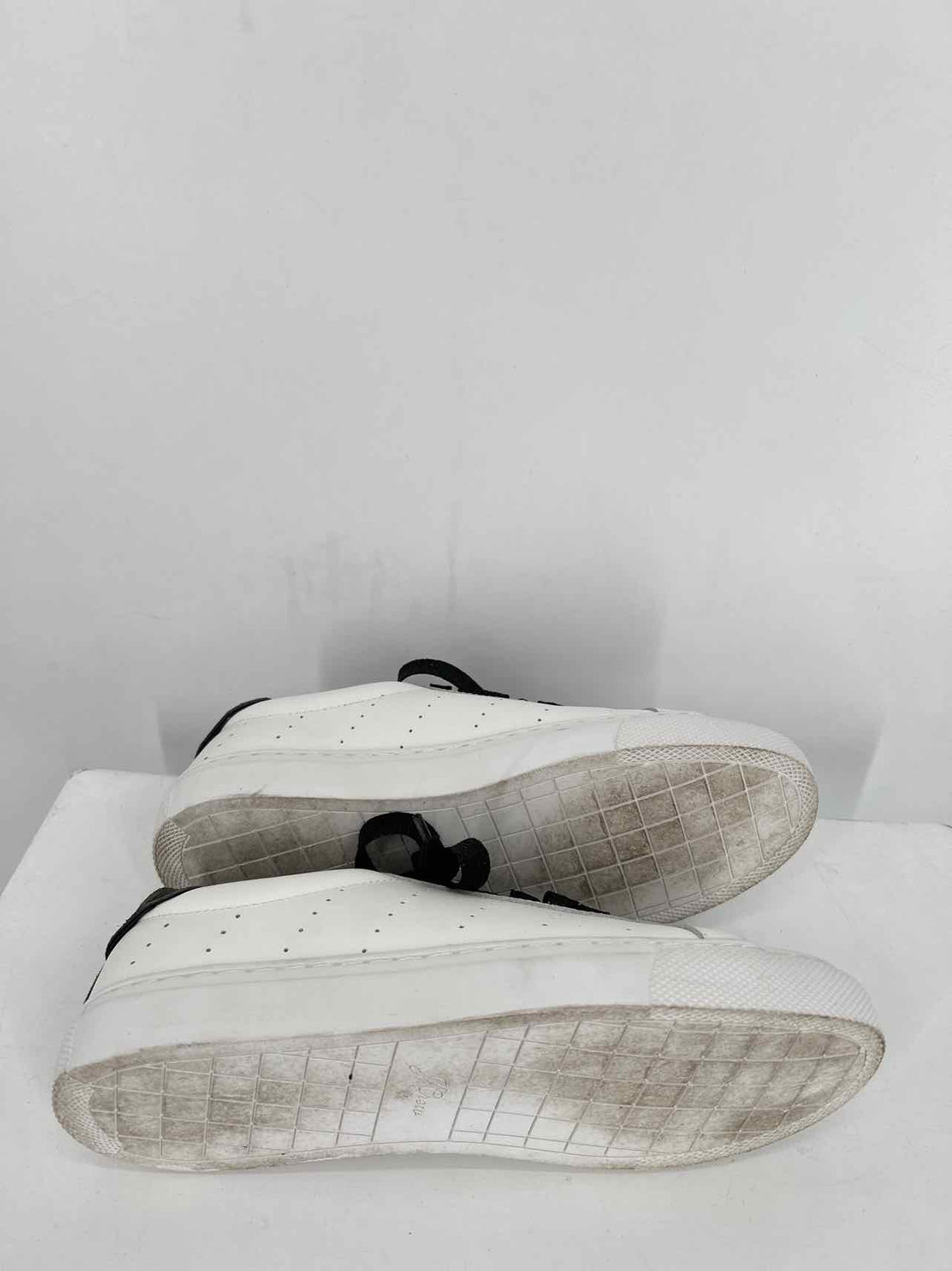 J Crew Women Size 7 White Sneakers