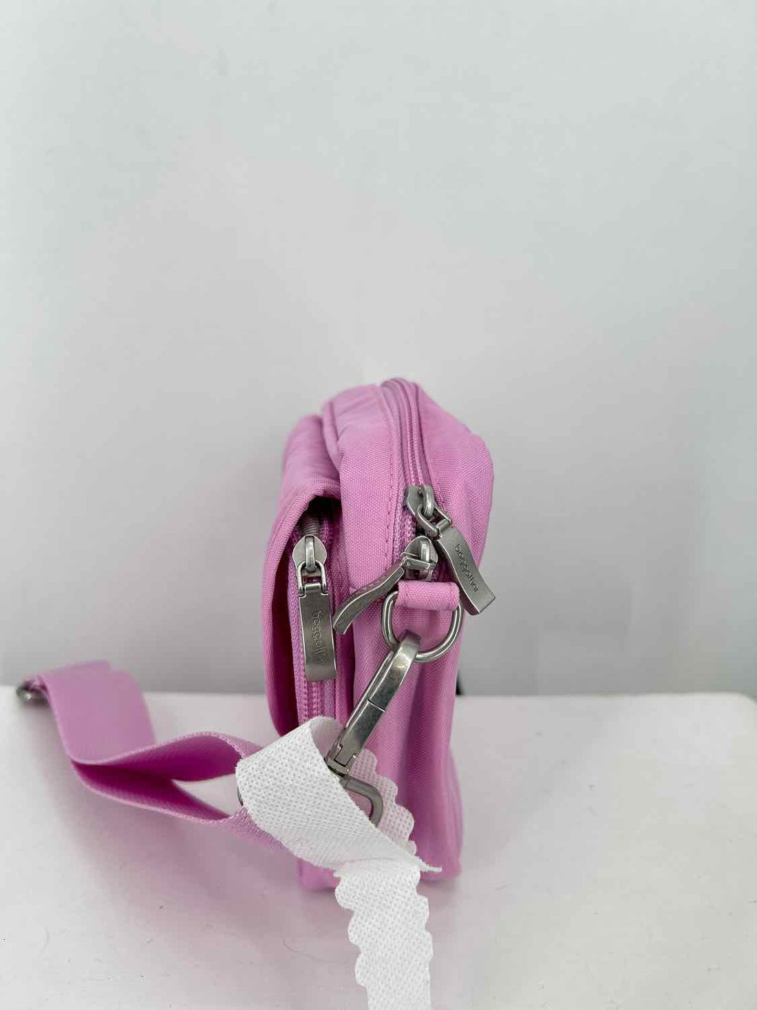 Baggallini NWT Pink Canvas Crossbody