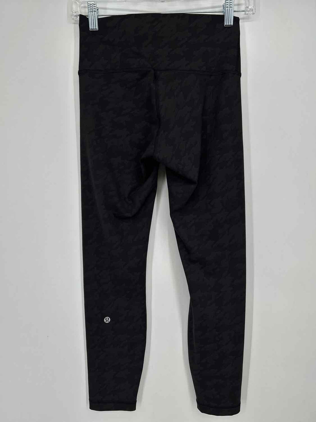 Lululemon Size 6 Black Print Active Leggings