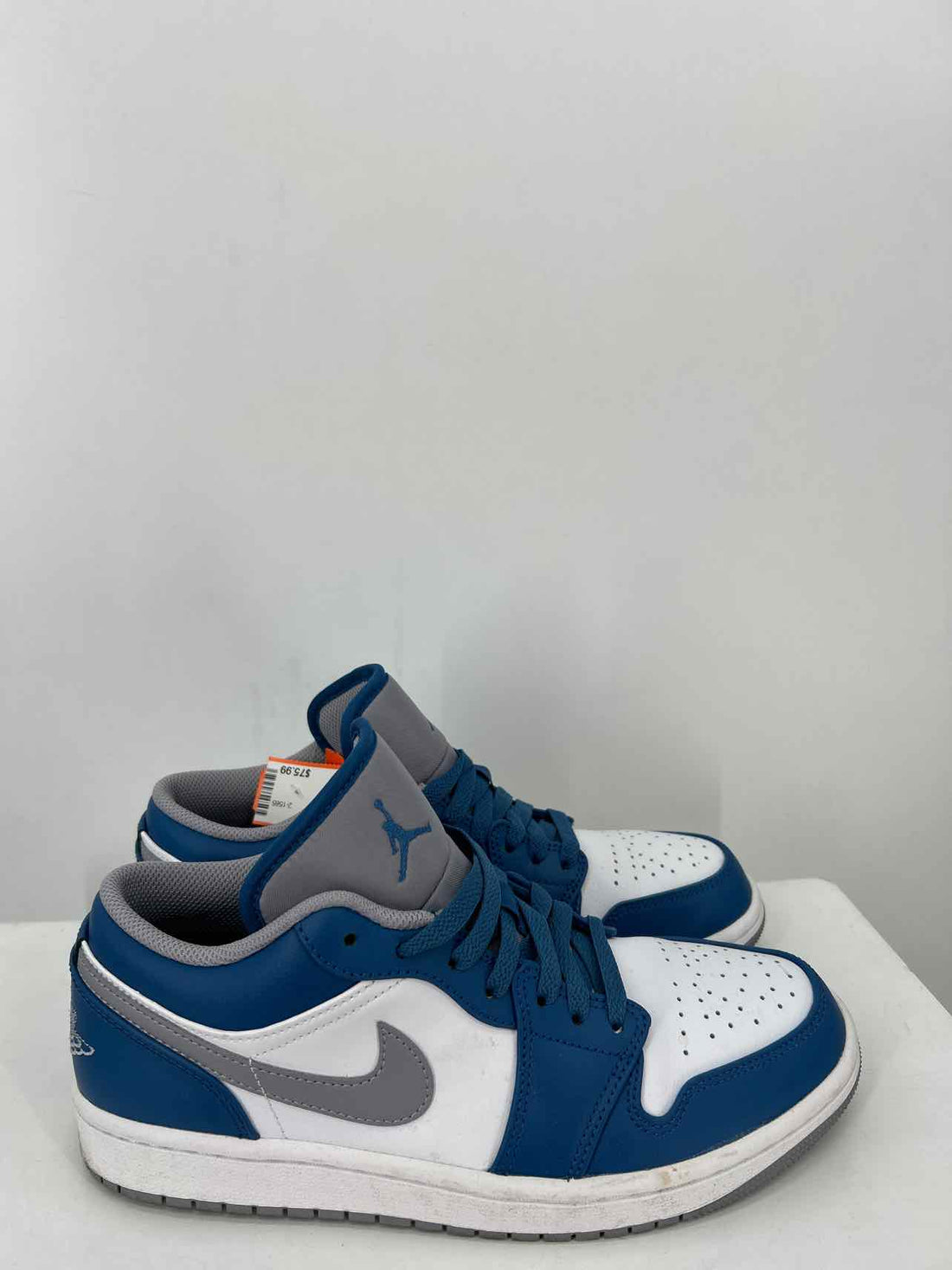 Nike Women Size 7.5 Blue & White Sneakers