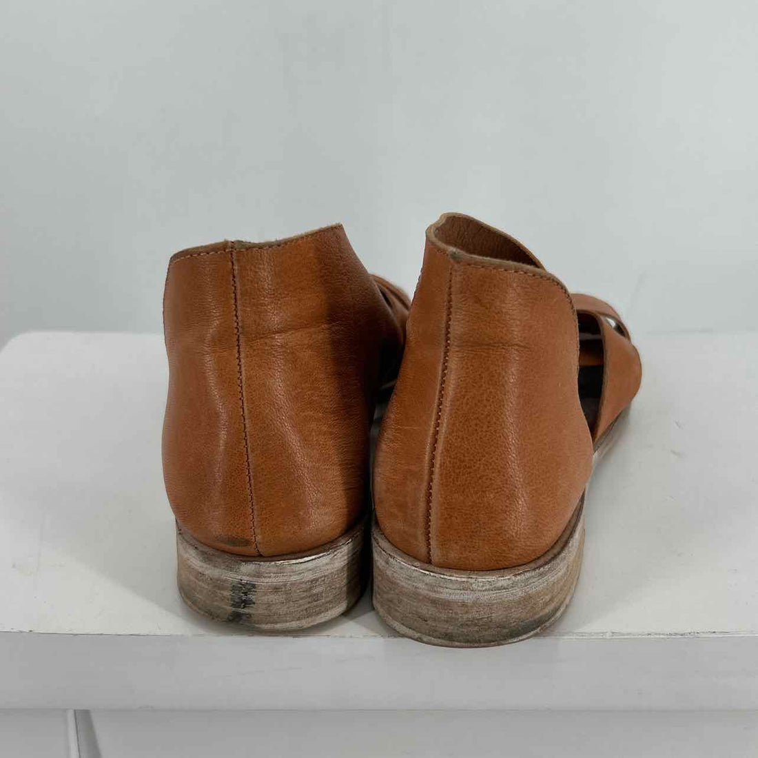 Free People Women Size 37.5 Cognac Sandals