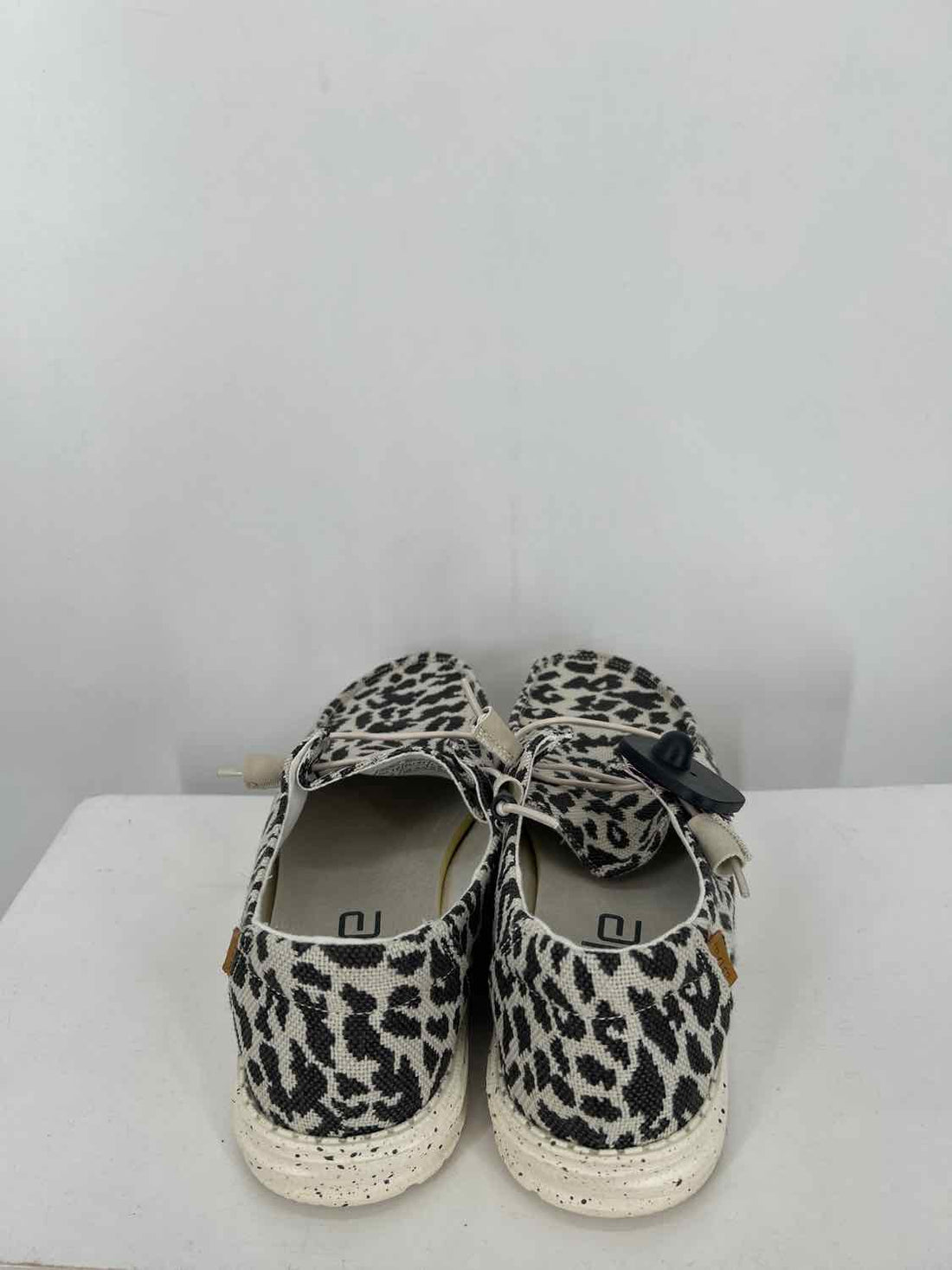 Hey Dude Women Size 10 White Leopard Sneakers