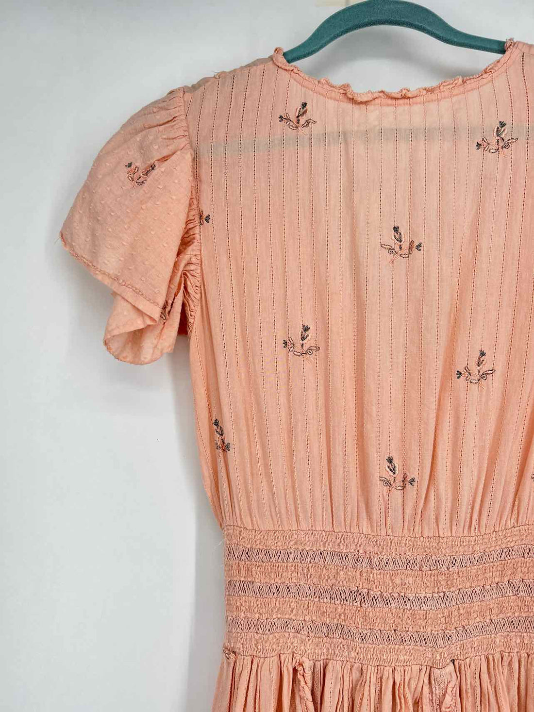 Let Me Be By Anthropologie Size S Light Pink Embroidered Short Sleeve Dress