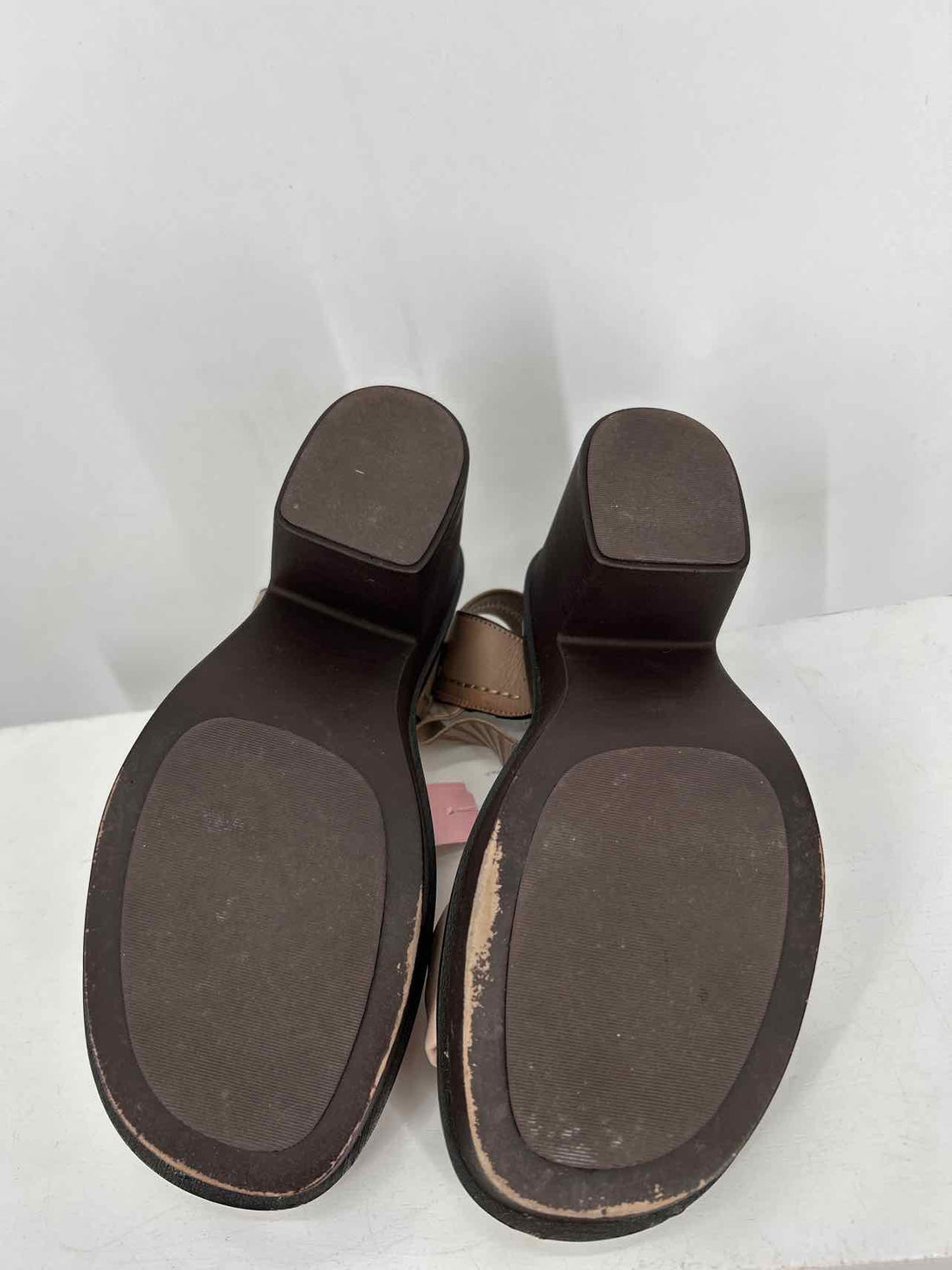 Naked Feet Women Size 8.5 Blush Sandals
