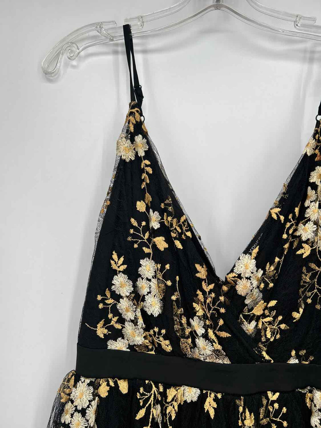 Express Size 4 Black & Gold Embroidered Sleeveless Dress