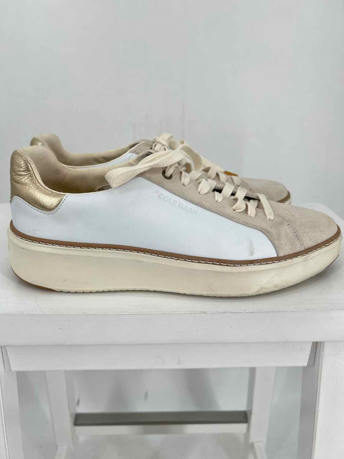 Cole Haan Women Size 9.5 White & Cream Colorblock Sneakers