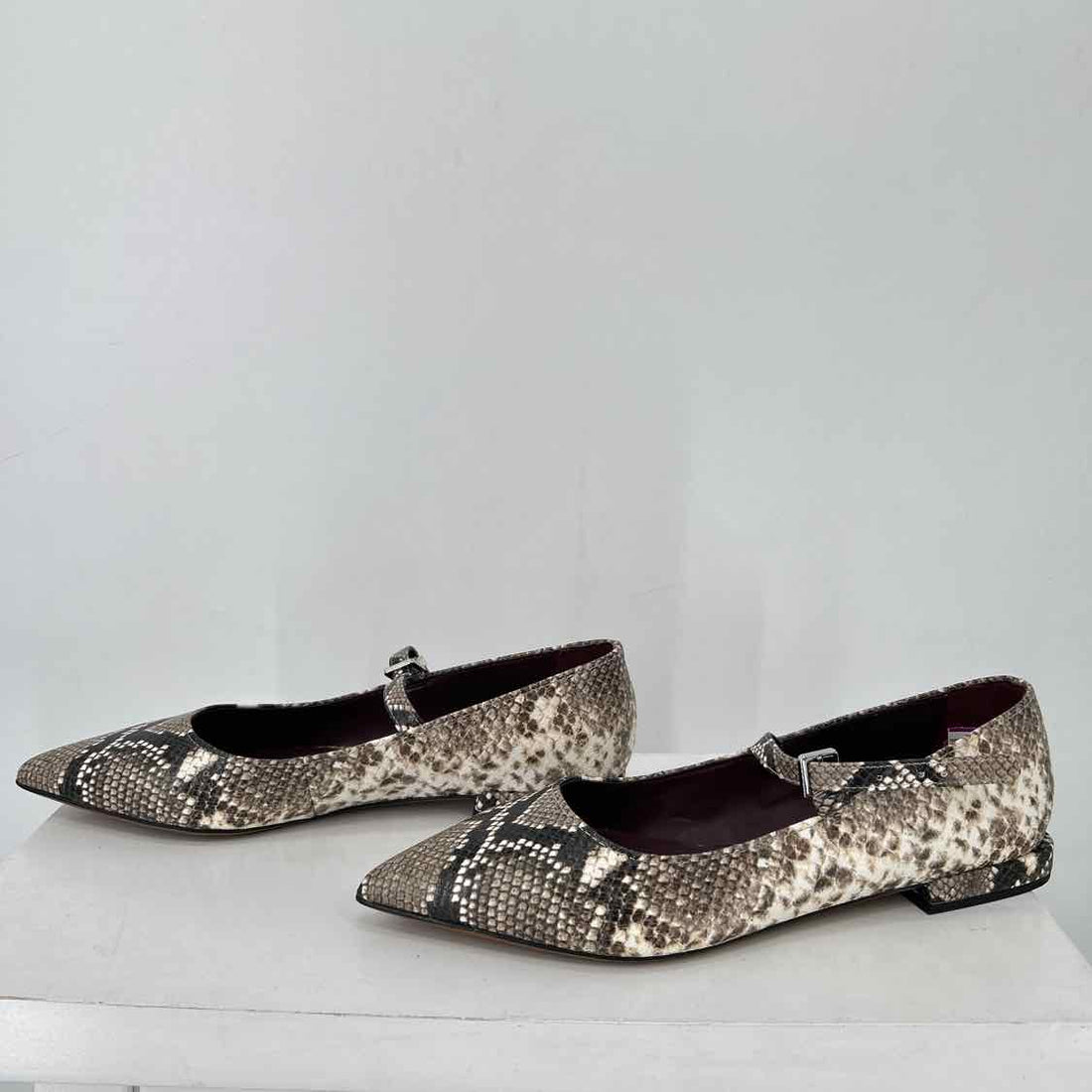 Franco Sarto Women Size 9 Reptile Flats