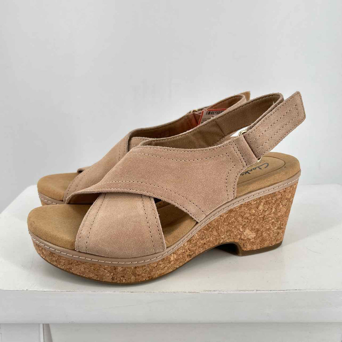 Clarks Women Size 8.5 Beige NWT Cork Wedges