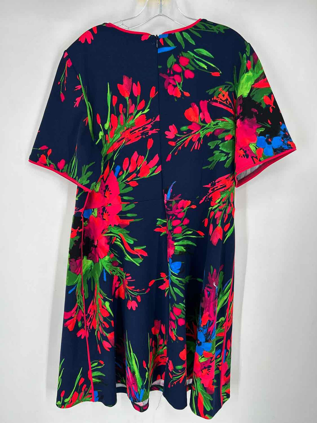Vince Camuto Size 16W Navy Floral Dress