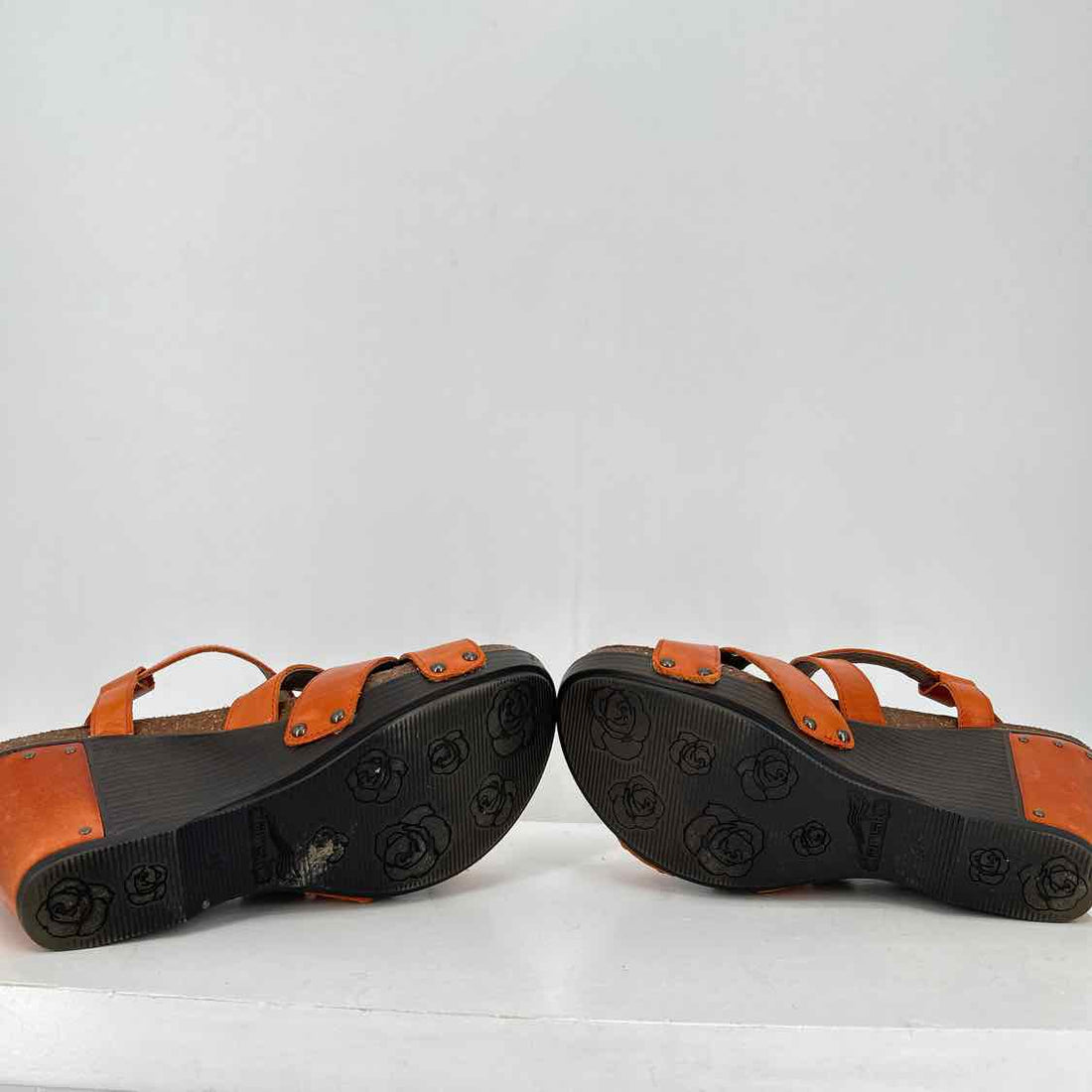 Dansko Women Size 39 (8.5-9) Rust Wedges