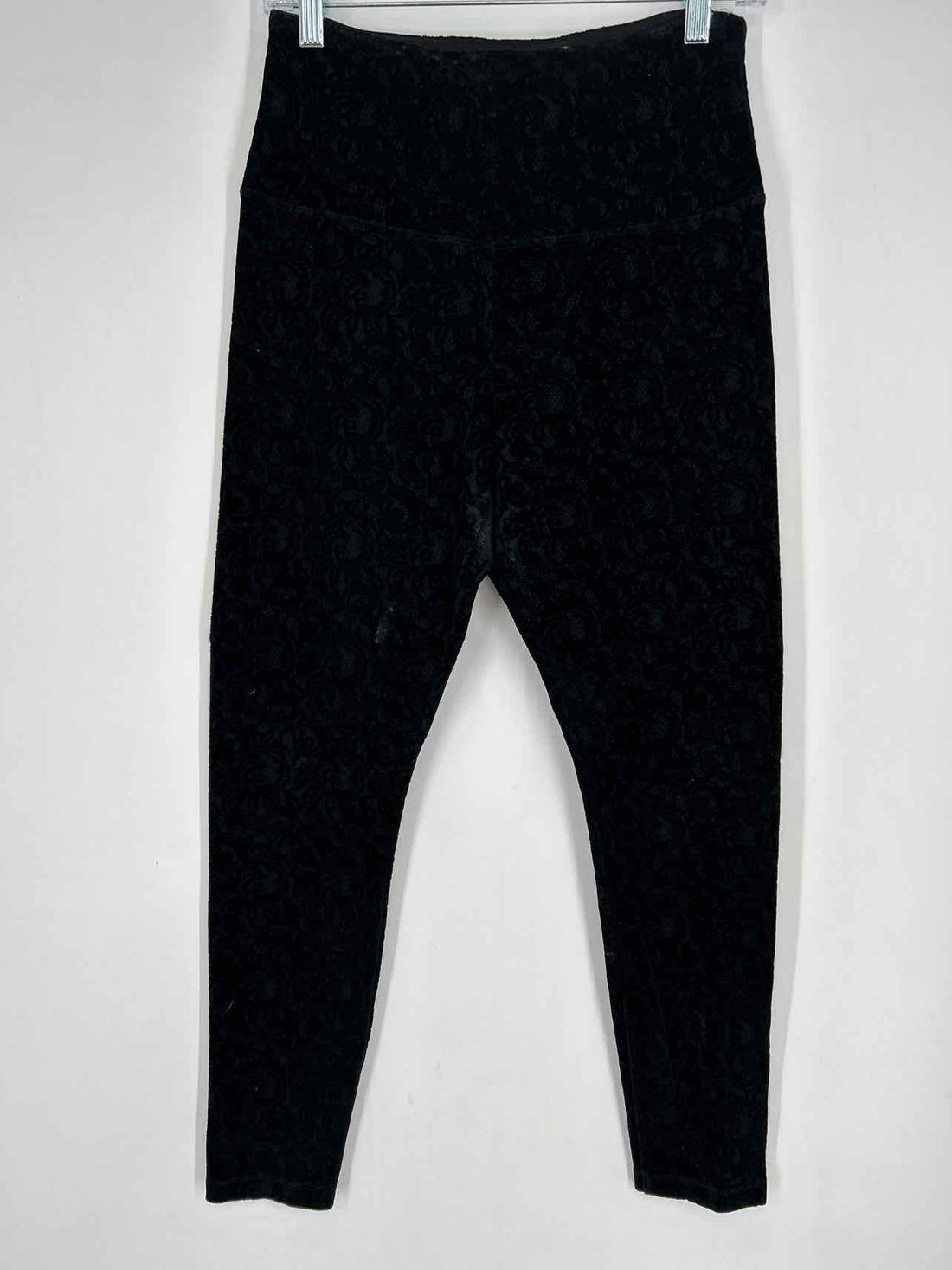 Lysse Size M Black Print Velvet Pants