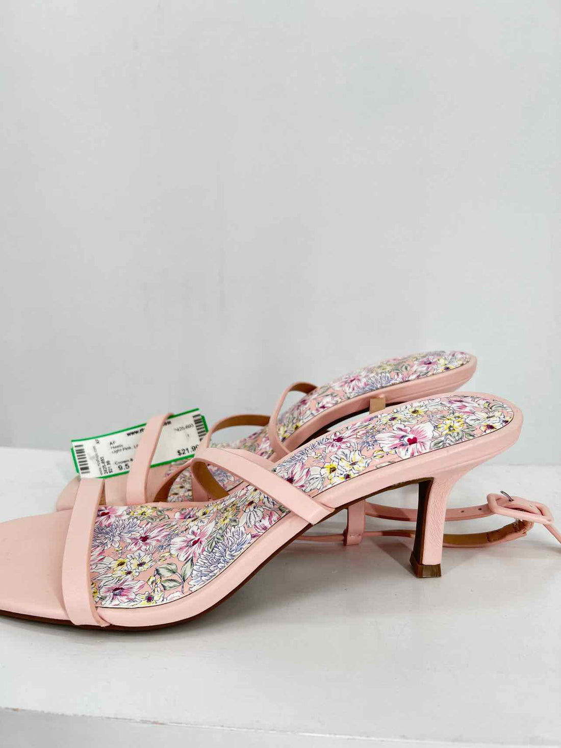 Crown & Ivy Women Size 9.5 Light Pink Like New Heels