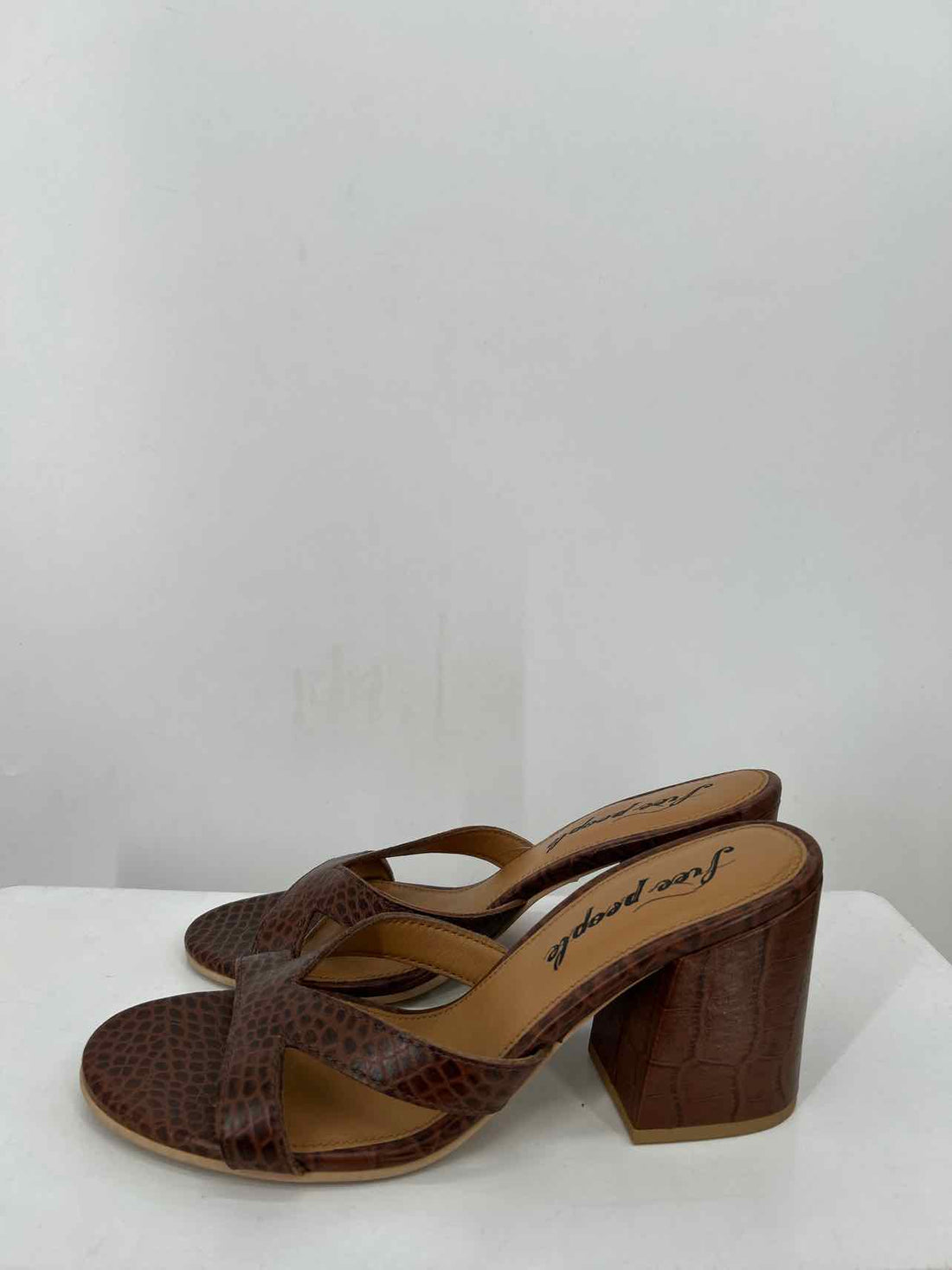 Free People Women Size 39 (8.5-9) Brown Sandals
