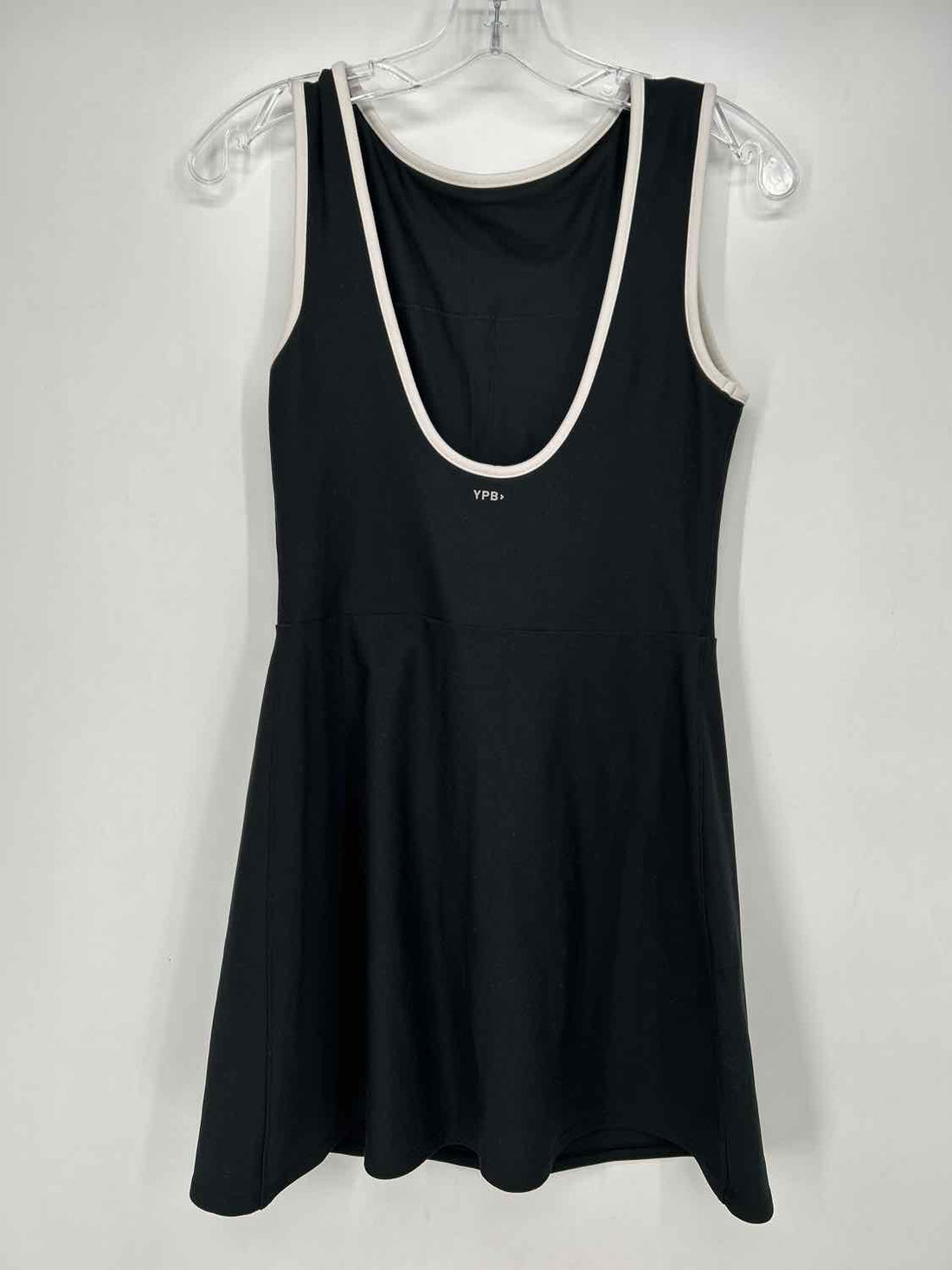 Your Personal Best Size M Black & White Sleeveless Active Dresses
