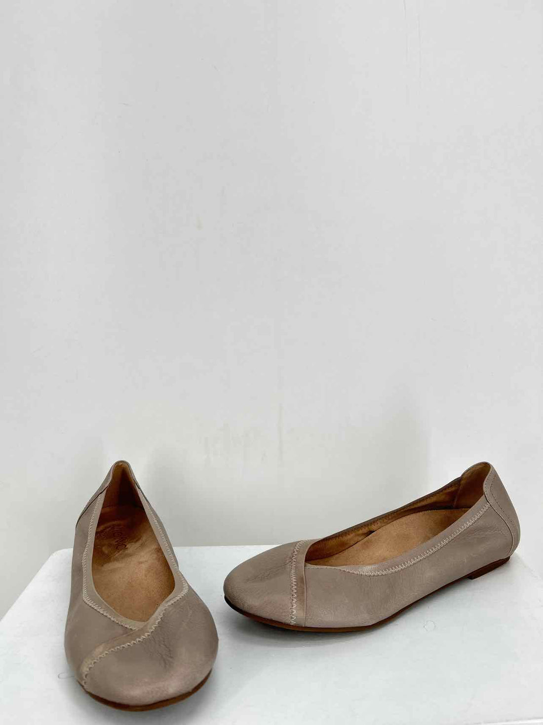 Vionic Women Size 9 Light Gray Flats
