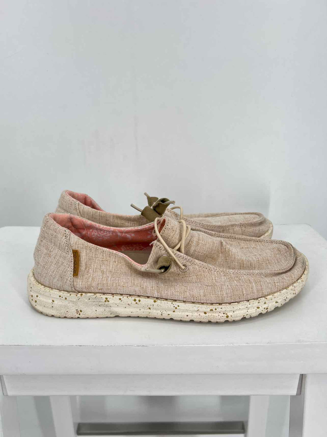 Hey Dude Women Size 7 Beige Flats