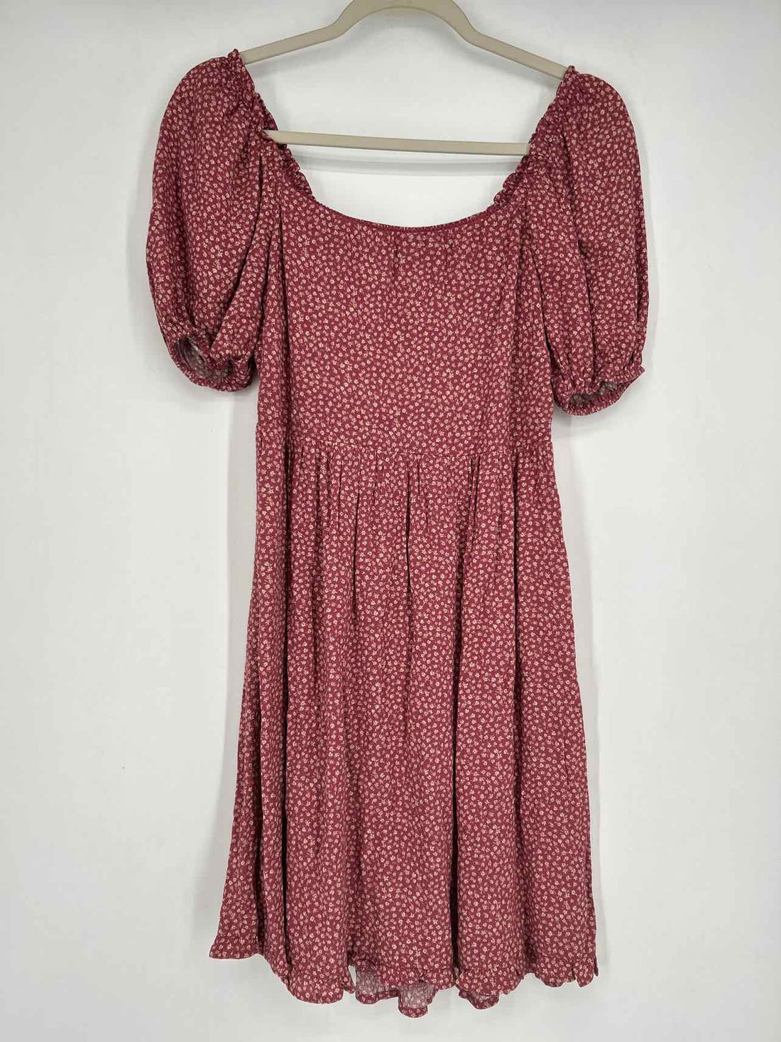 Live To Be Spoiled Size S Mauve Floral Short Sleeve Dress