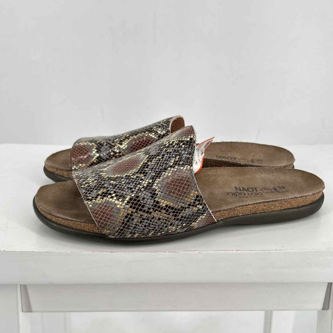 Naot Women Size 39 Snake Sandals