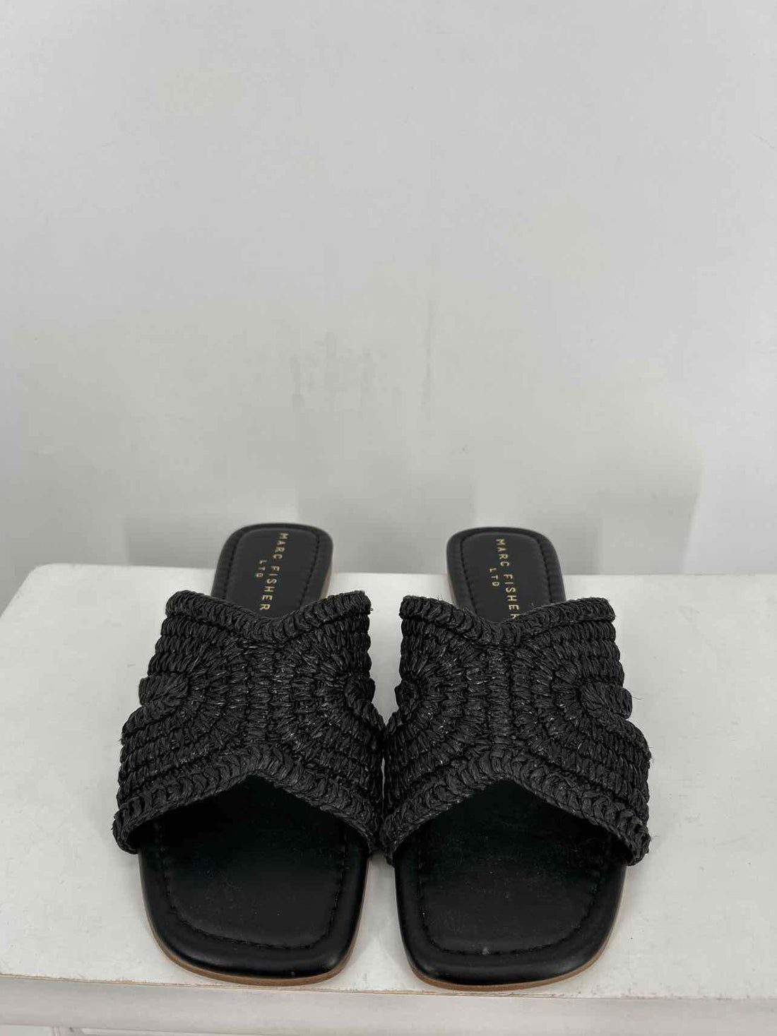Marc Fisher Women Size 8.5 Black Straw Sandals