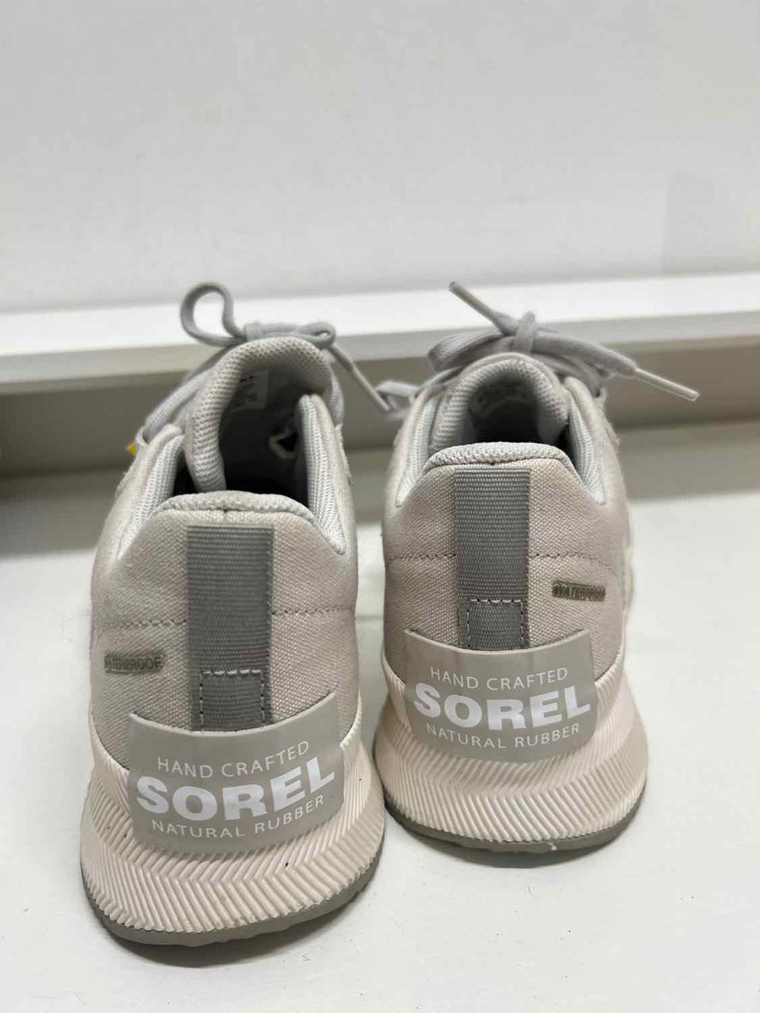 Sorel Women Size 8 Beige Sneakers
