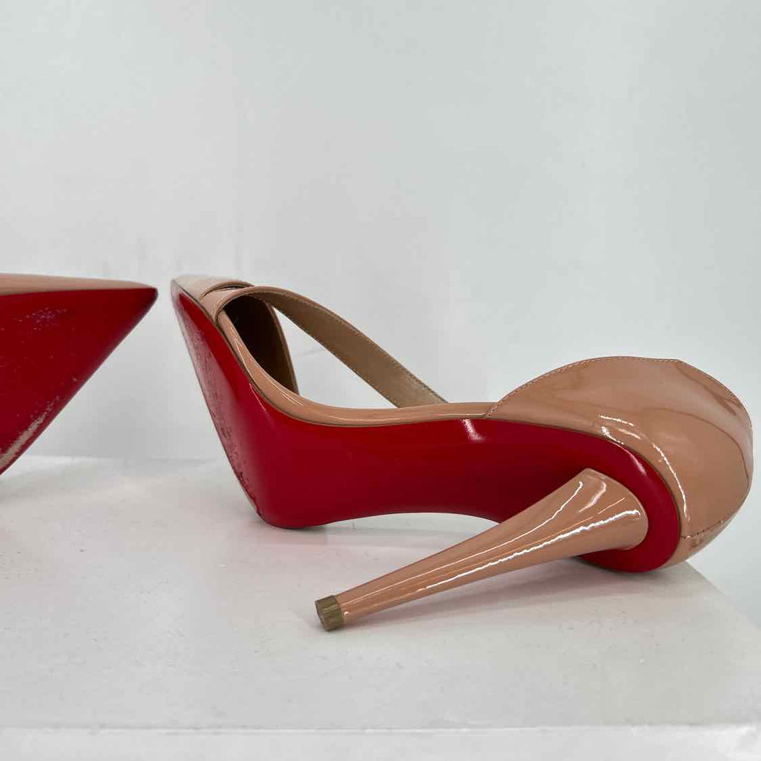 Christian Louboutin D'Orsay Pumps Women Size 38 Nude Patent Leather LUXURY
