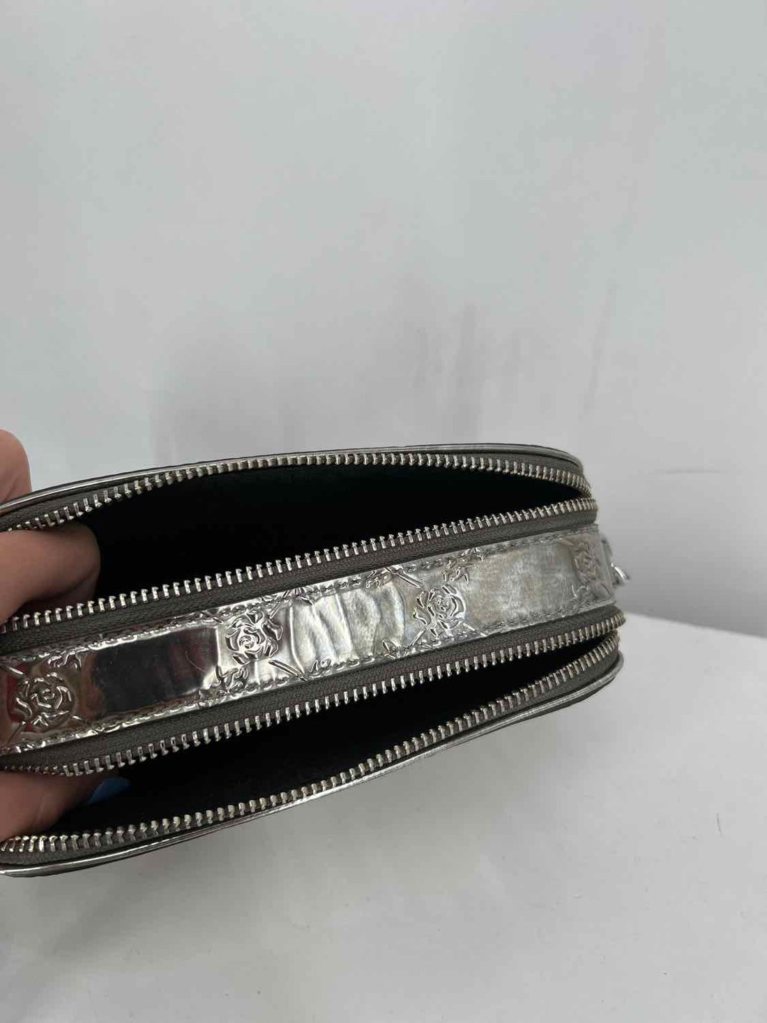 Tory Burch Mini Miller Silver Leather Pre Owned Crossbody