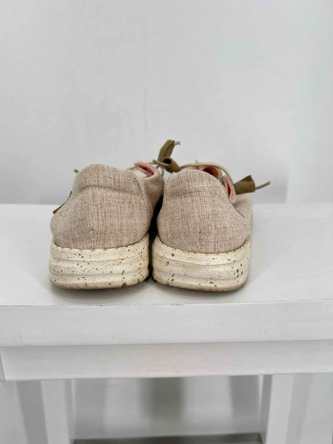 Hey Dude Women Size 7 Beige Flats
