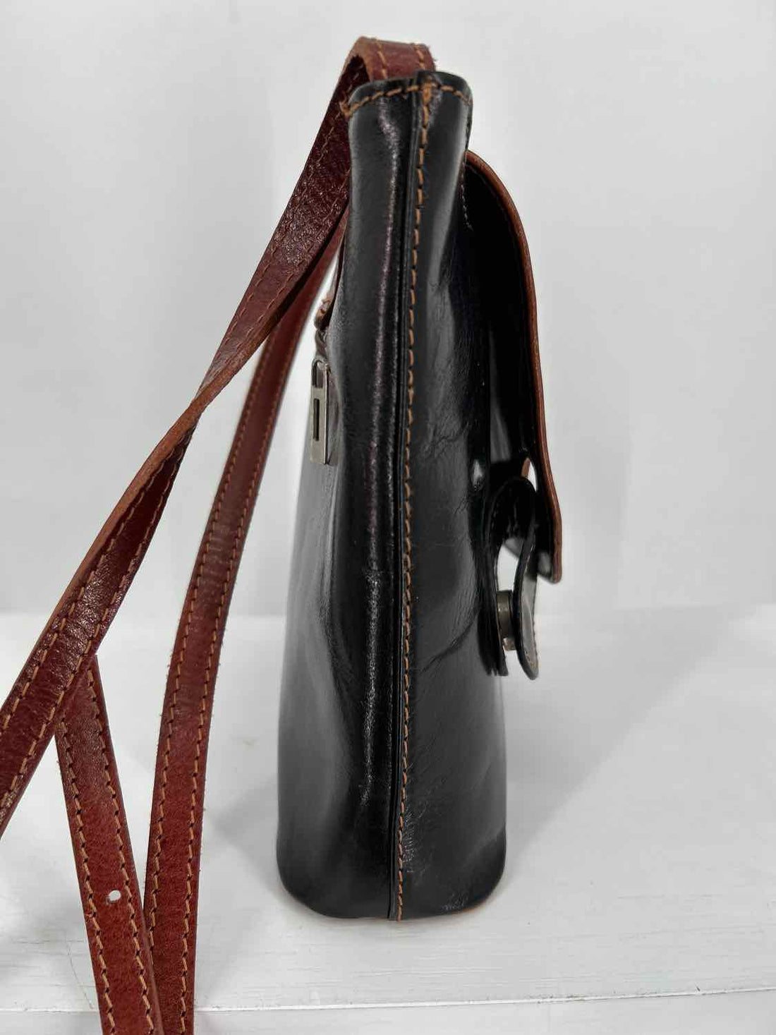L'Artigiano Black & Brown Flap Detail Crossbody