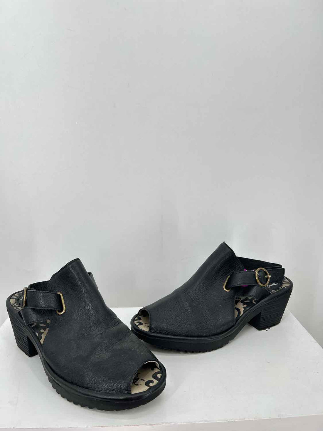 Fly london Women Size 37 Black Pre Owned Leather Heels