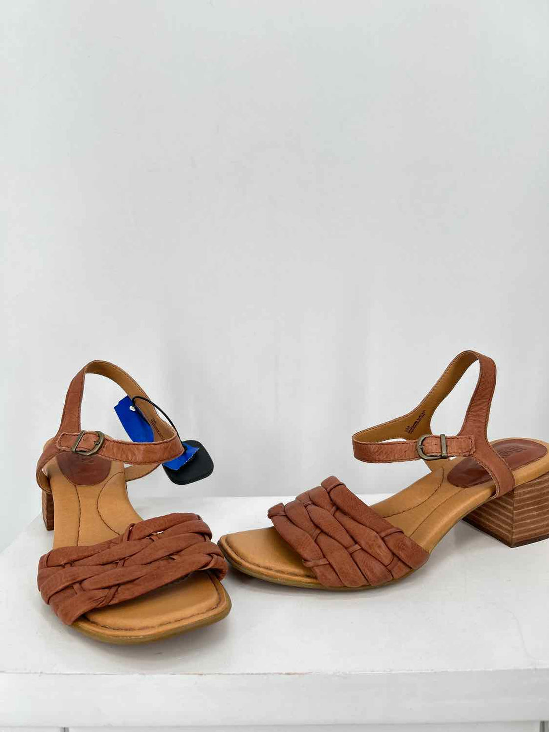 Born Women Size 10 Brown Shonie Sandals