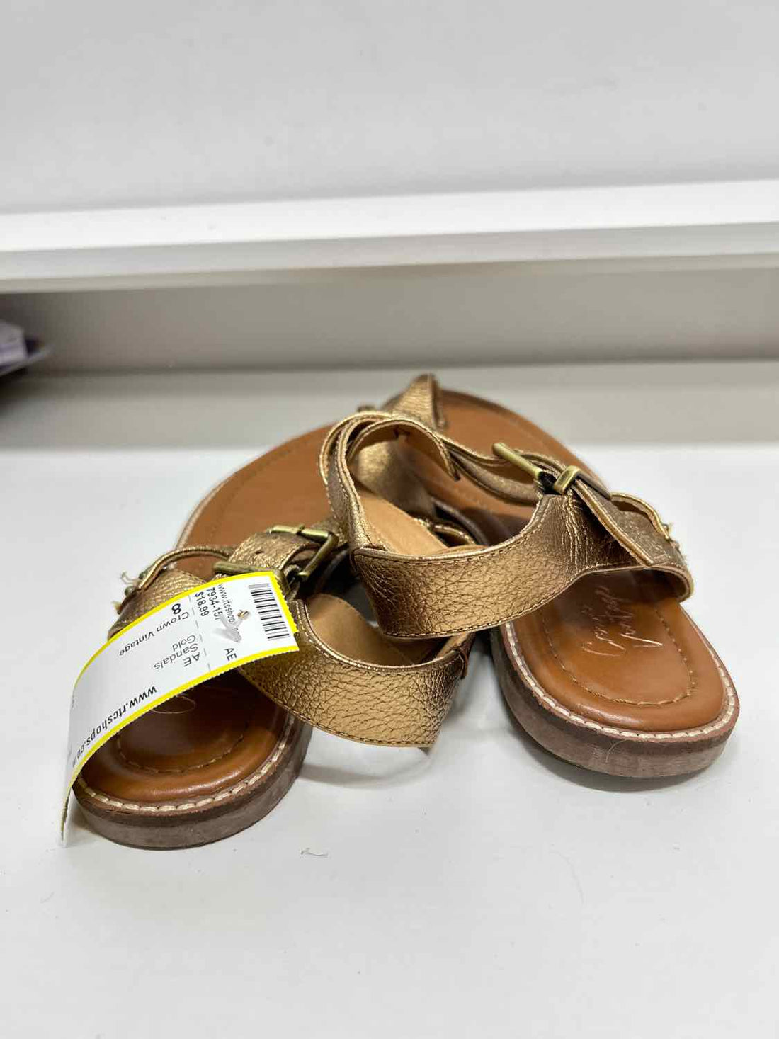 Crown Vintage Women Size 8 Gold Sandals