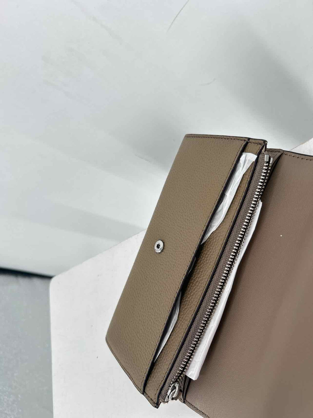 Lauren Ralph Lauren Taupe Genuine Leather NWT Wallet