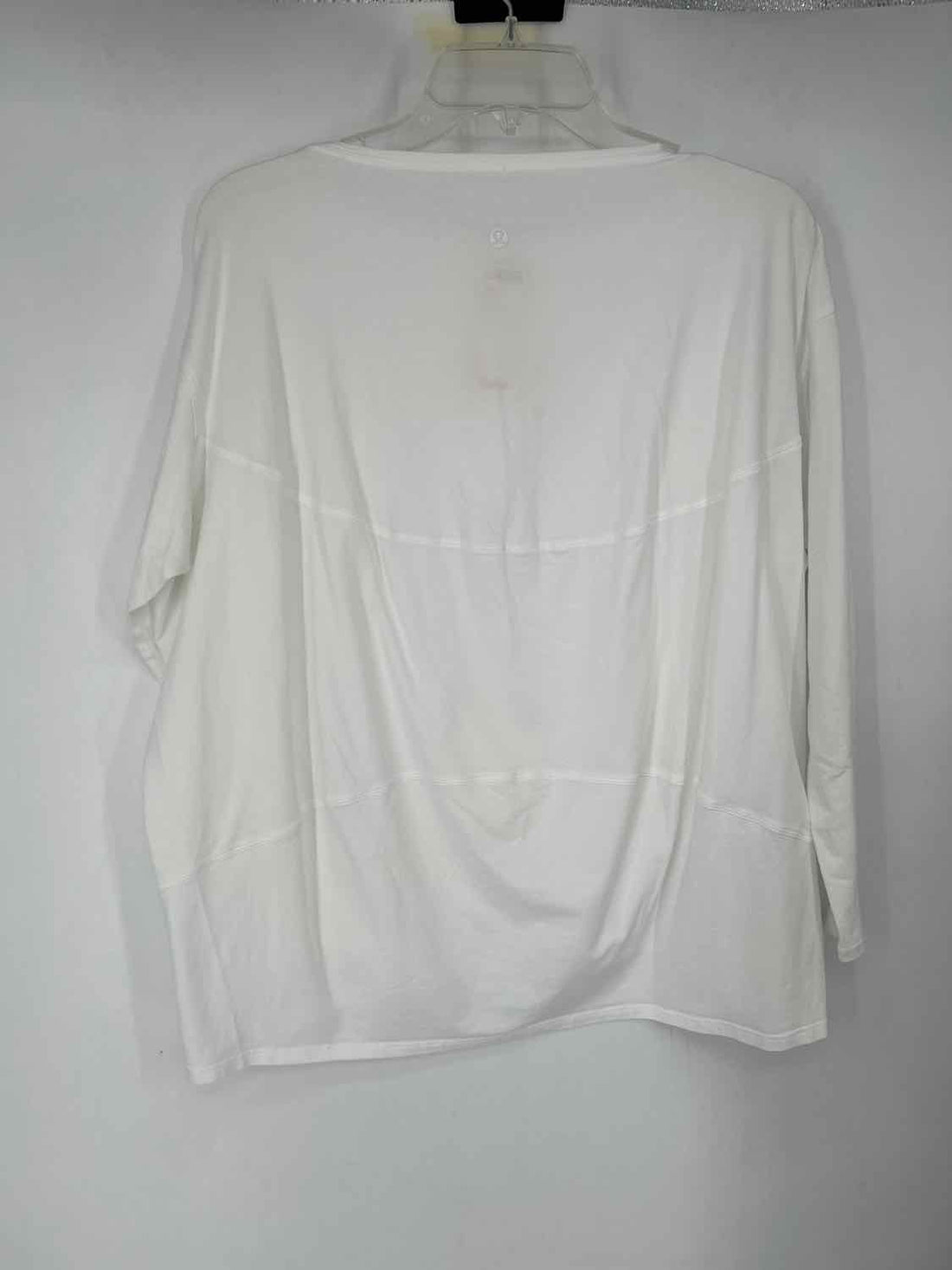 Lululemon Size M White Long Sleeve Active Tops