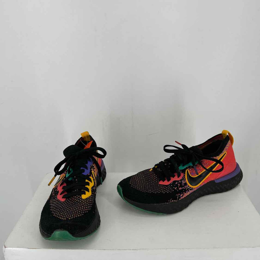 Nike Women Size 8.5 Black Multi Color Sneakers