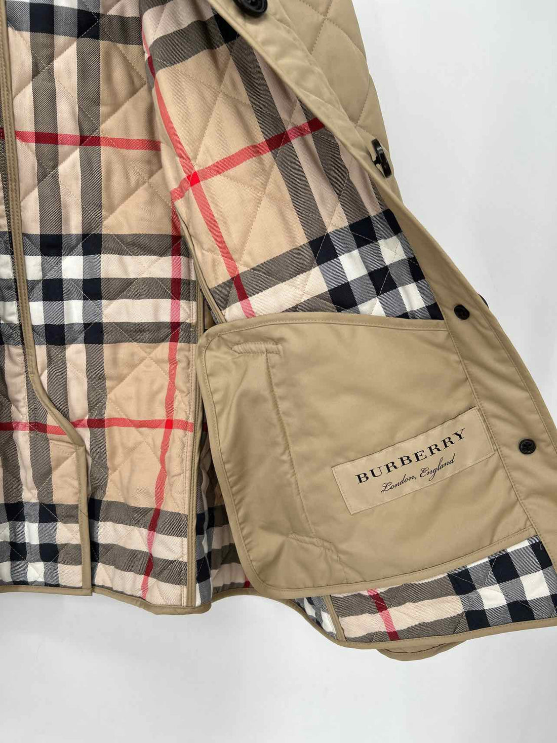 Burberry Size XL Khaki Fernleigh Quilted Luxury Coat