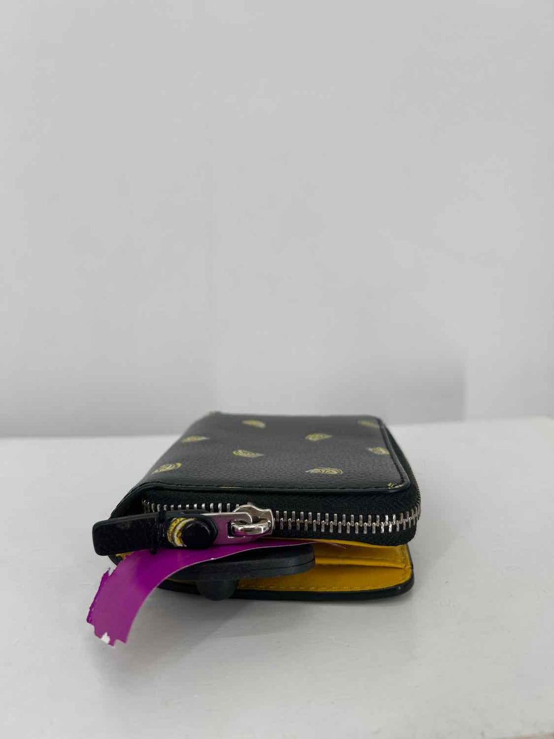 Marc By Marc Jacobs Black & Yellow Leather Pre Owned Wallet