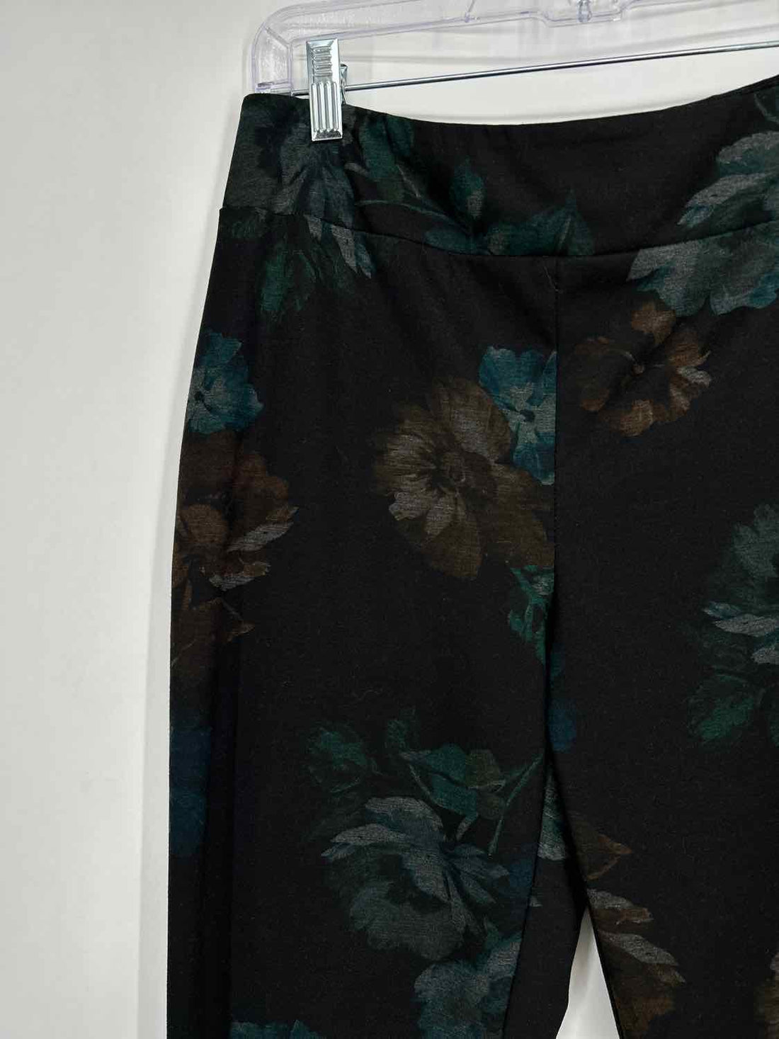Joseph Ribkoff Size 10 Black Floral Pants